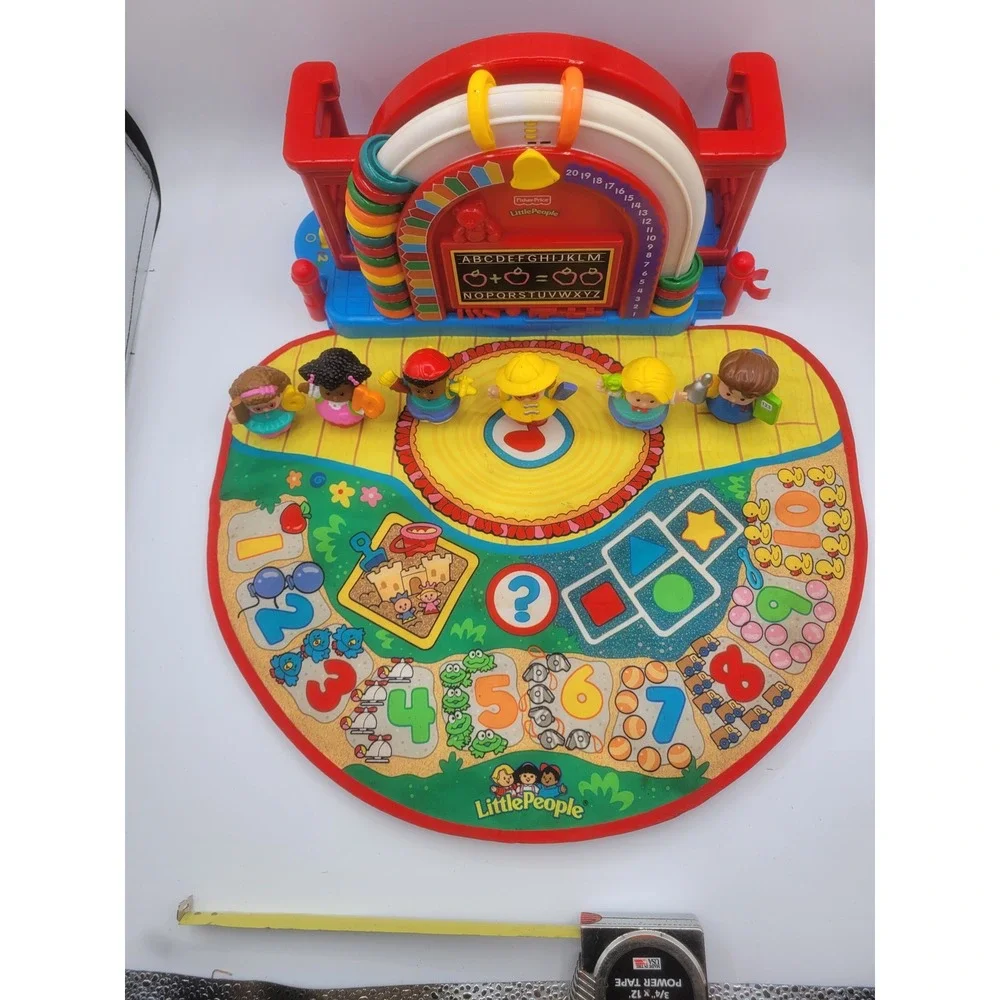 Fisher-Price Little People Time to Learn Preschool Playset School Mat 6 Figures